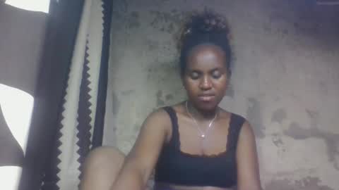 estanie online show from September 30, 2025, 9:09 pm