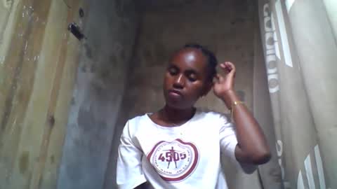 estanie online show from October 9, 2025, 8:29 pm