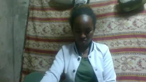 estanie online show from October 13, 2025, 8:42 pm