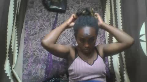 estanie online show from October 24, 2025, 8:16 pm