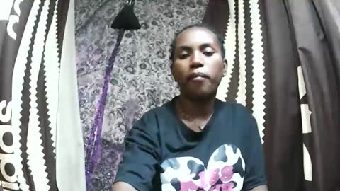 estanie online show from November 7, 2025, 7:03 pm