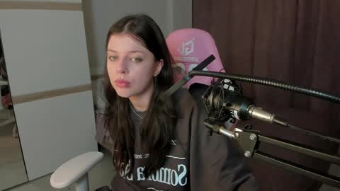 Snapshot of este_ria chatting on December 9, 2024, 4:34 am esteria online show from December 9, 2024, 4:34 am