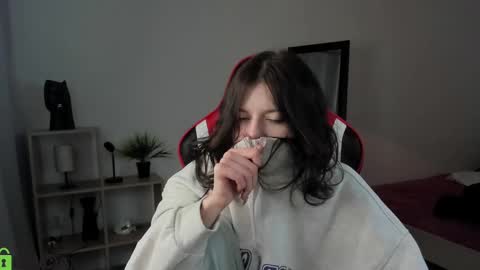 Snapshot of este_ria chatting on December 14, 2024, 9:13 pm esteria online show from December 14, 2024, 9:13 pm