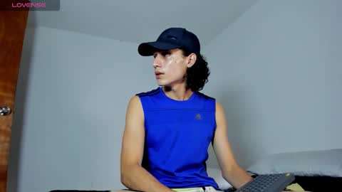 esteban02_ online show from February 5, 2026, 7:29 pm