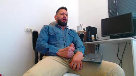 esteban online show from March 19, 2026, 5:17 pm