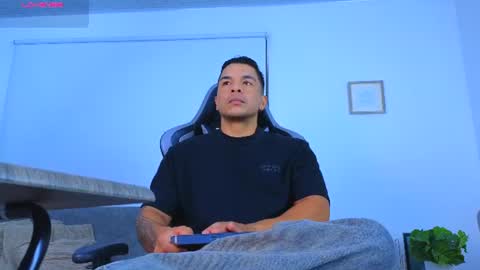 ESTEBAN online show from June 17, 2026, 11:23 am