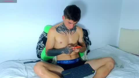 Snapshot of estebanchar_ chatting on June 3, 2026, 4:12 pm Esteban independent model online show from June 3, 2026, 4:12 pm