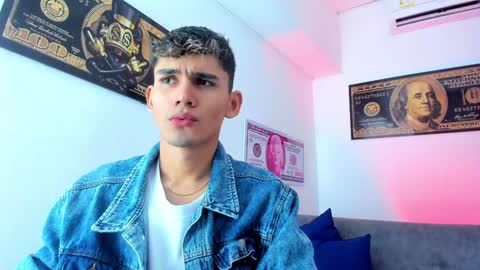 Snapshot of estebanperez_ chatting on December 16, 2024, 12:06 pm Esteban online show from December 16, 2024, 12:06 pm