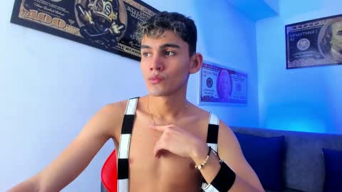 Snapshot of estebanperez_ chatting on December 21, 2024, 12:16 pm Esteban online show from December 21, 2024, 12:16 pm