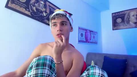 Snapshot of estebanperez_ chatting on December 24, 2024, 12:22 pm Esteban online show from December 24, 2024, 12:22 pm