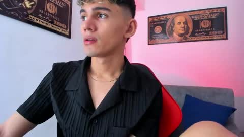 Snapshot of estebanperez_ chatting on December 31, 2024, 12:04 pm Esteban online show from December 31, 2024, 12:04 pm