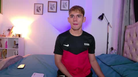 Snapshot of estebanperez_ chatting on February 17, 2026, 10:34 am Esteban online show from February 17, 2026, 10:34 am