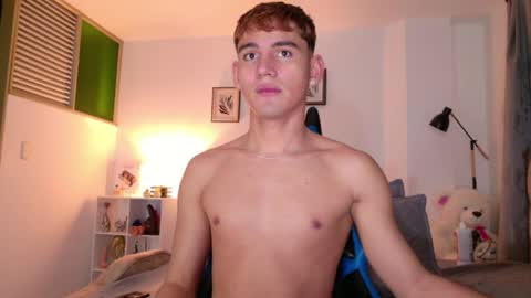 Snapshot of estebanperez_ chatting on March 16, 2026, 10:41 am Esteban online show from March 16, 2026, 10:41 am