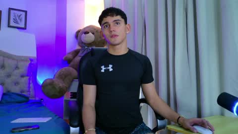 Esteban online show from June 8, 2026, 7:47 pm