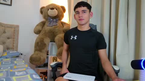 Esteban online show from July 18, 2026, 1:37 pm