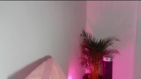 estefa1 online show from December 13, 2025, 7:53 pm