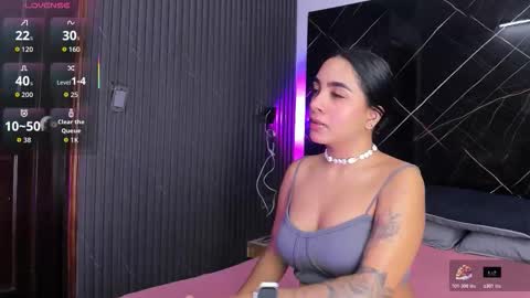 Snapshot of estefy_gomez1 chatting on October 30, 2025, 4:25 am Stefy online show from October 30, 2025, 4:25 am