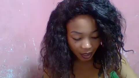 Snapshot of estelah20 chatting on October 19, 2025, 5:41 am estelah20 online show from October 19, 2025, 5:41 am