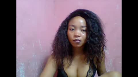 Snapshot of estelah20 chatting on October 21, 2025, 5:41 am estelah20 online show from October 21, 2025, 5:41 am