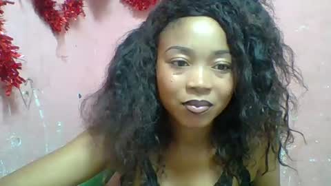 estelah20 online show from December 15, 2025, 4:50 am