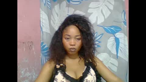 estelah20 online show from February 7, 2026, 8:29 am