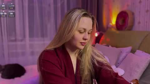 Estella online show from May 11, 2026, 4:59 pm