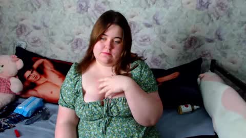 estelle_hicks online show from December 3, 2024, 9:23 pm