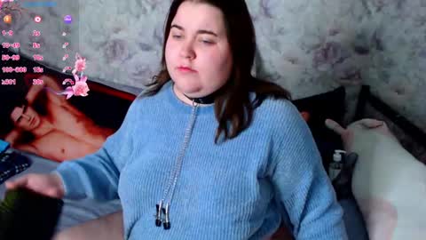 estelle_hicks online show from December 9, 2024, 6:46 pm