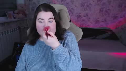 estelle_hicks online show from May 3, 2026, 6:47 pm