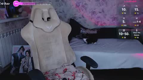 Snapshot of estelle_hicks chatting on July 27, 2026, 7:32 pm estelle_hicks online show from July 27, 2026, 7:32 pm