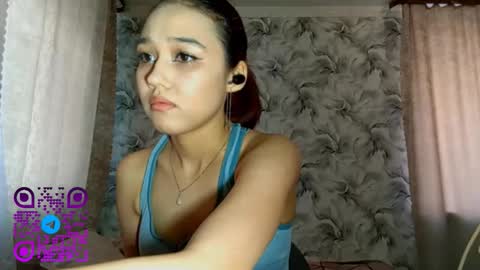 estellekirbo online show from March 12, 2026, 1:06 pm