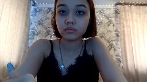 estellekirbo online show from April 1, 2026, 1:01 pm