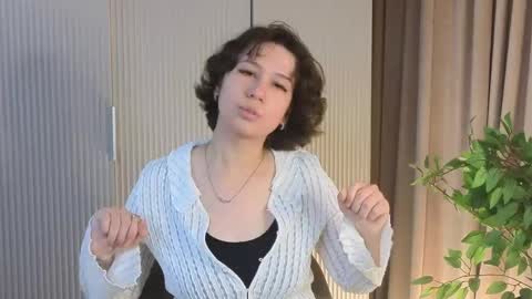 Lily online show from May 11, 2026, 4:04 pm