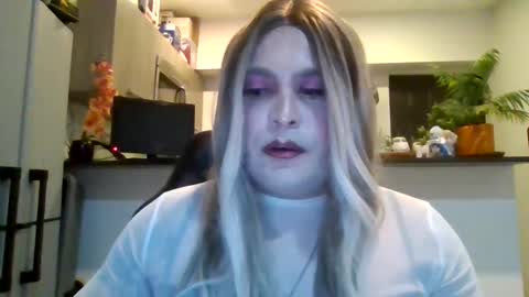 Snapshot of estephanieaguilar chatting on September 21, 2025, 6:15 am Estephanie Aguilar online show from September 21, 2025, 6:15 am