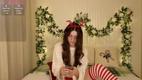 Snapshot of ester_hill chatting on December 19, 2024, 7:29 pm Ester online show from December 19, 2024, 7:29 pm