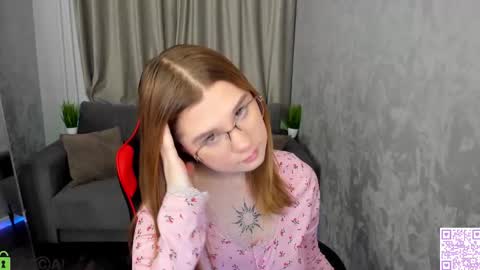 Ester online show from February 9, 2026, 12:25 am