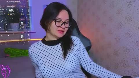 Snapshot of esterplayful chatting on October 27, 2025, 9:24 am EsterPlayful online show from October 27, 2025, 9:24 am