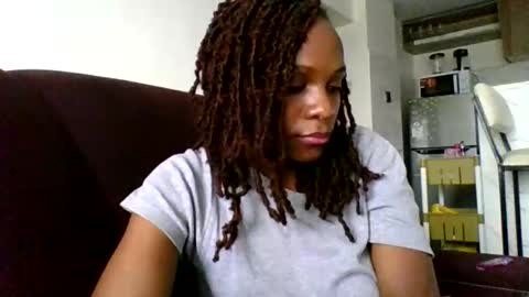 yasbaby19982015 online show from May 13, 2026, 8:23 am