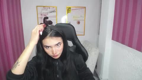 esther_toro_b online show from December 15, 2024, 1:00 pm