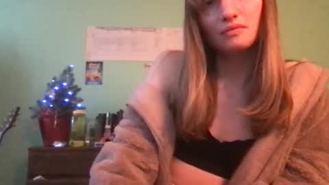 Esther Grey online show from December 28, 2024, 8:15 pm