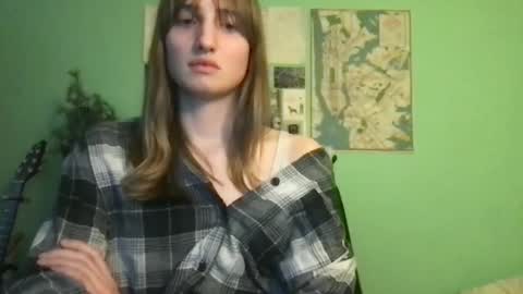 Esther Grey online show from February 1, 2025, 12:07 am
