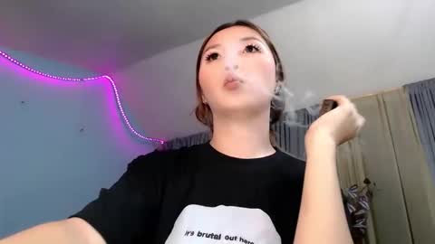 Snapshot of estherlust chatting on October 5, 2025, 2:48 pm IRIS online show from October 5, 2025, 2:48 pm