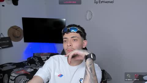 estivenvel online show from November 10, 2025, 5:45 pm