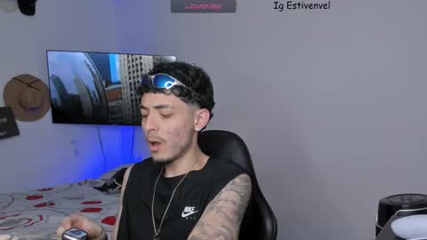 estivenvel online show from November 12, 2025, 5:13 pm