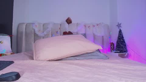 Estrella online show from December 19, 2025, 12:01 pm