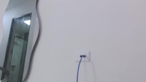 Snapshot of estrella_hanks_ chatting on April 27, 2026, 11:52 am Estrella online show from April 27, 2026, 11:52 am