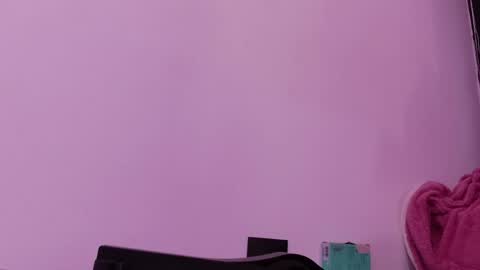 Snapshot of estrella_hanks_ chatting on April 30, 2026, 12:00 pm Estrella online show from April 30, 2026, 12:00 pm
