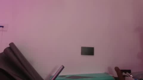 Snapshot of estrella_hanks_ chatting on May 16, 2026, 12:04 pm Estrella online show from May 16, 2026, 12:04 pm