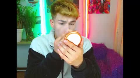 Snapshot of estrellita__jordan chatting on February 10, 2025, 2:52 am JORDAN online show from February 10, 2025, 2:52 am