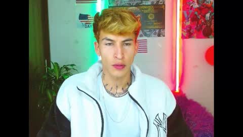 Snapshot of estrellita__jordan chatting on March 9, 2025, 4:38 am JORDAN online show from March 9, 2025, 4:38 am